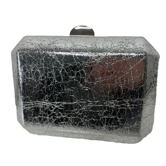 Lulu's Silver Metallic Krinkle Box Snap Close Clutch Purse & Chain Strap - Picture 2 of 16